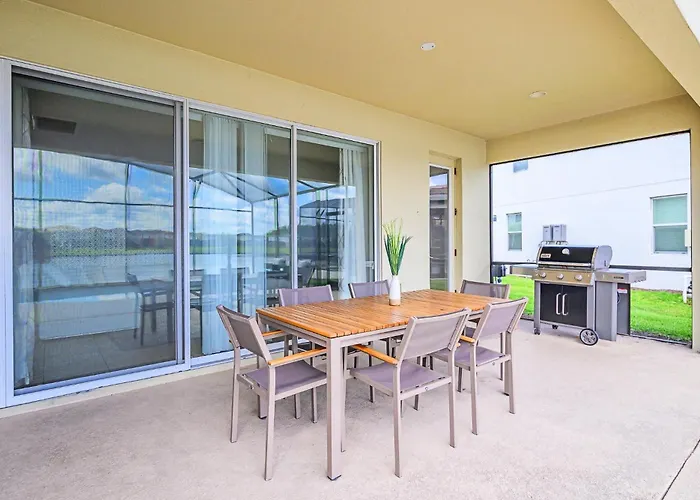 6Br Luxury Home W Pool Hot Tub And Games Room